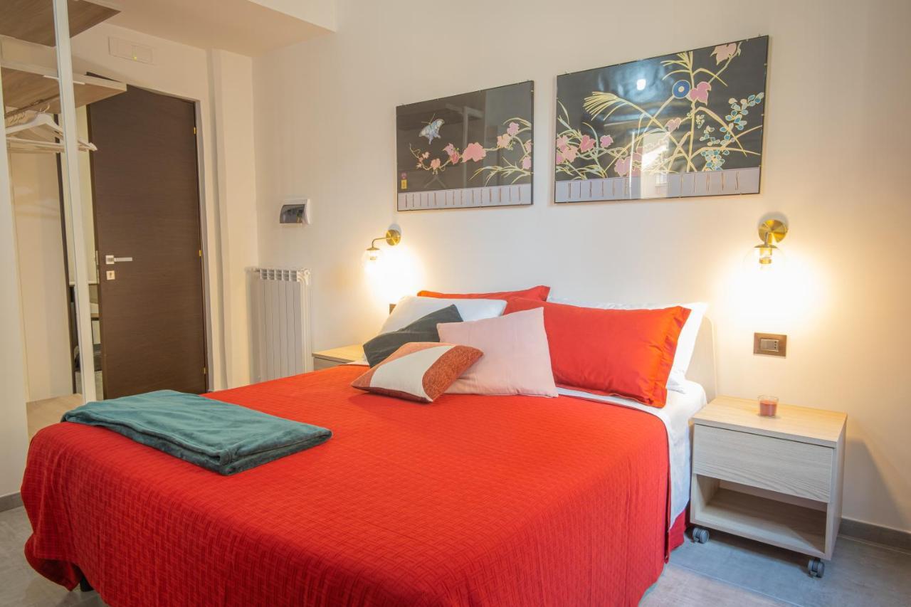 Maga Miro - Guest House Salerno Bagian luar foto