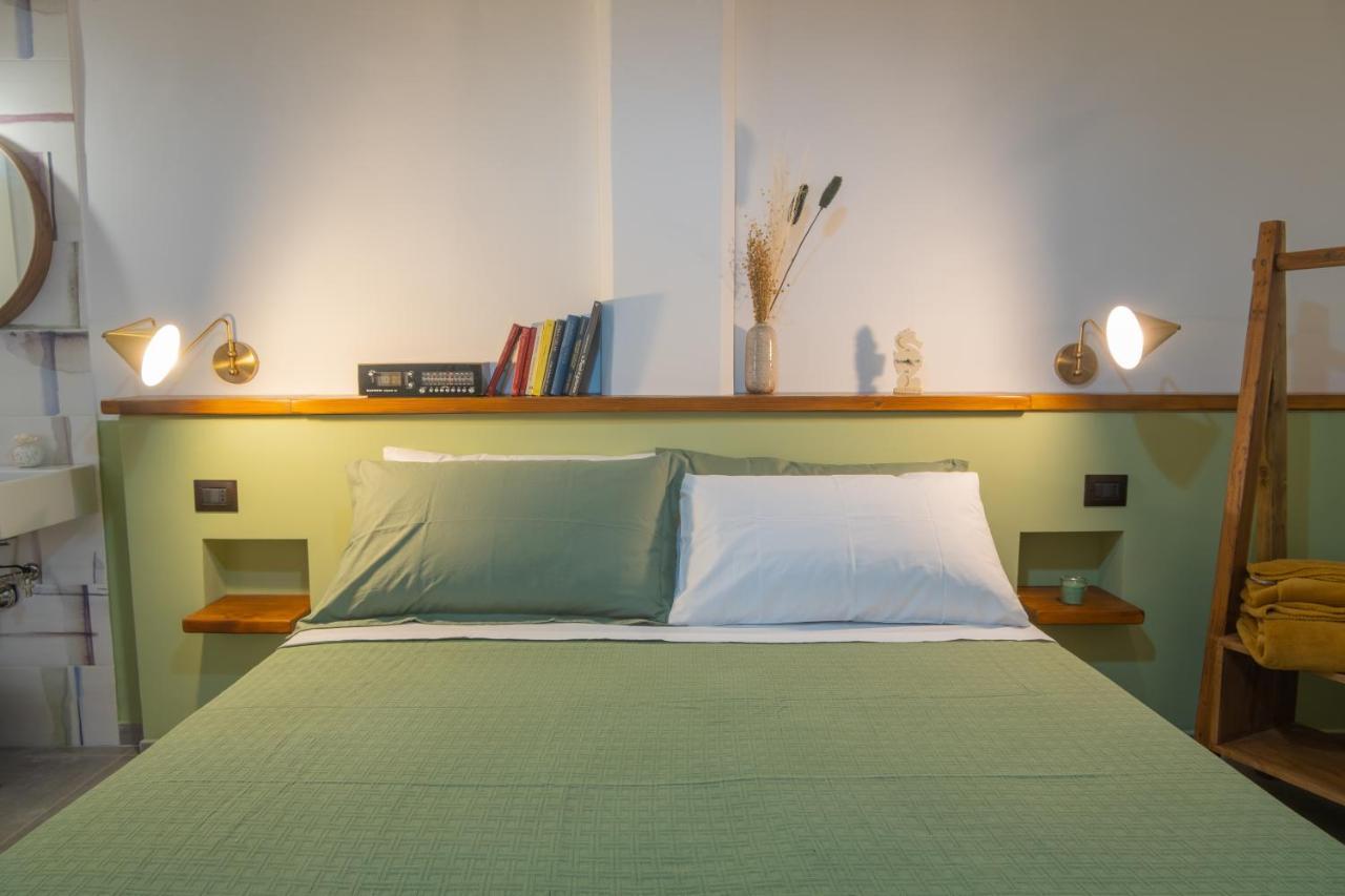 Maga Miro - Guest House Salerno Bagian luar foto
