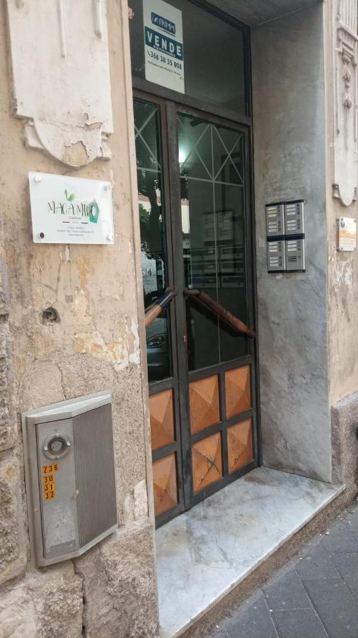 Maga Miro - Guest House Salerno Bagian luar foto