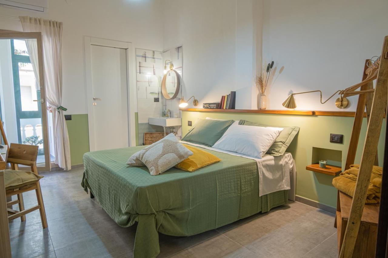 Maga Miro - Guest House Salerno Bagian luar foto