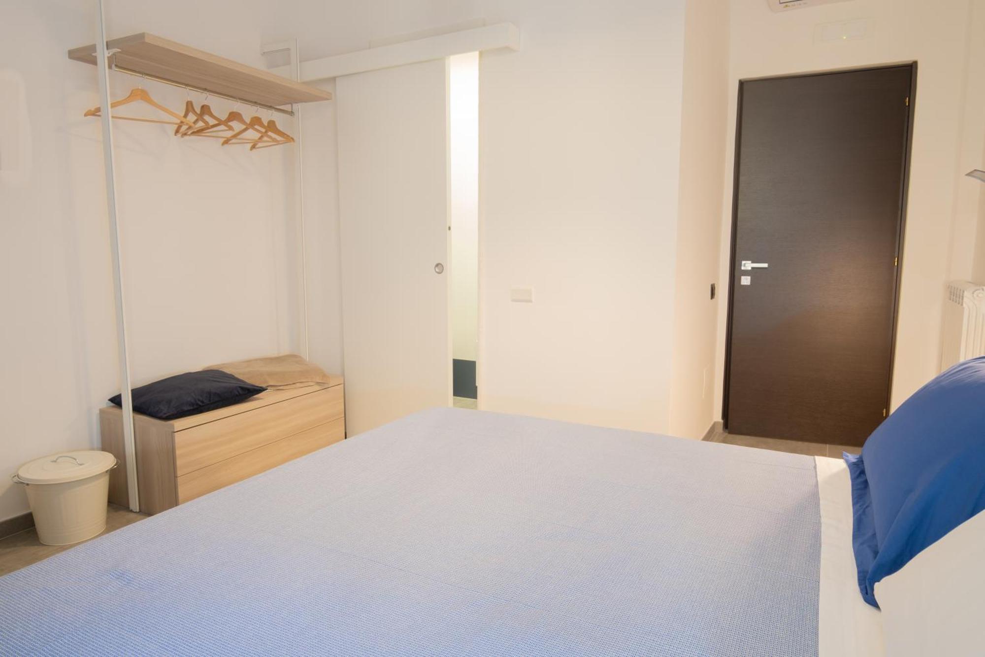Maga Miro - Guest House Salerno Bagian luar foto