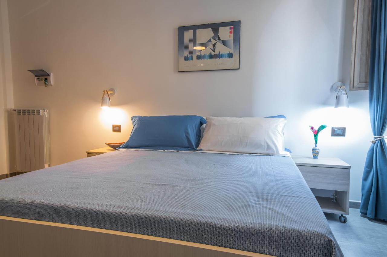 Maga Miro - Guest House Salerno Bagian luar foto