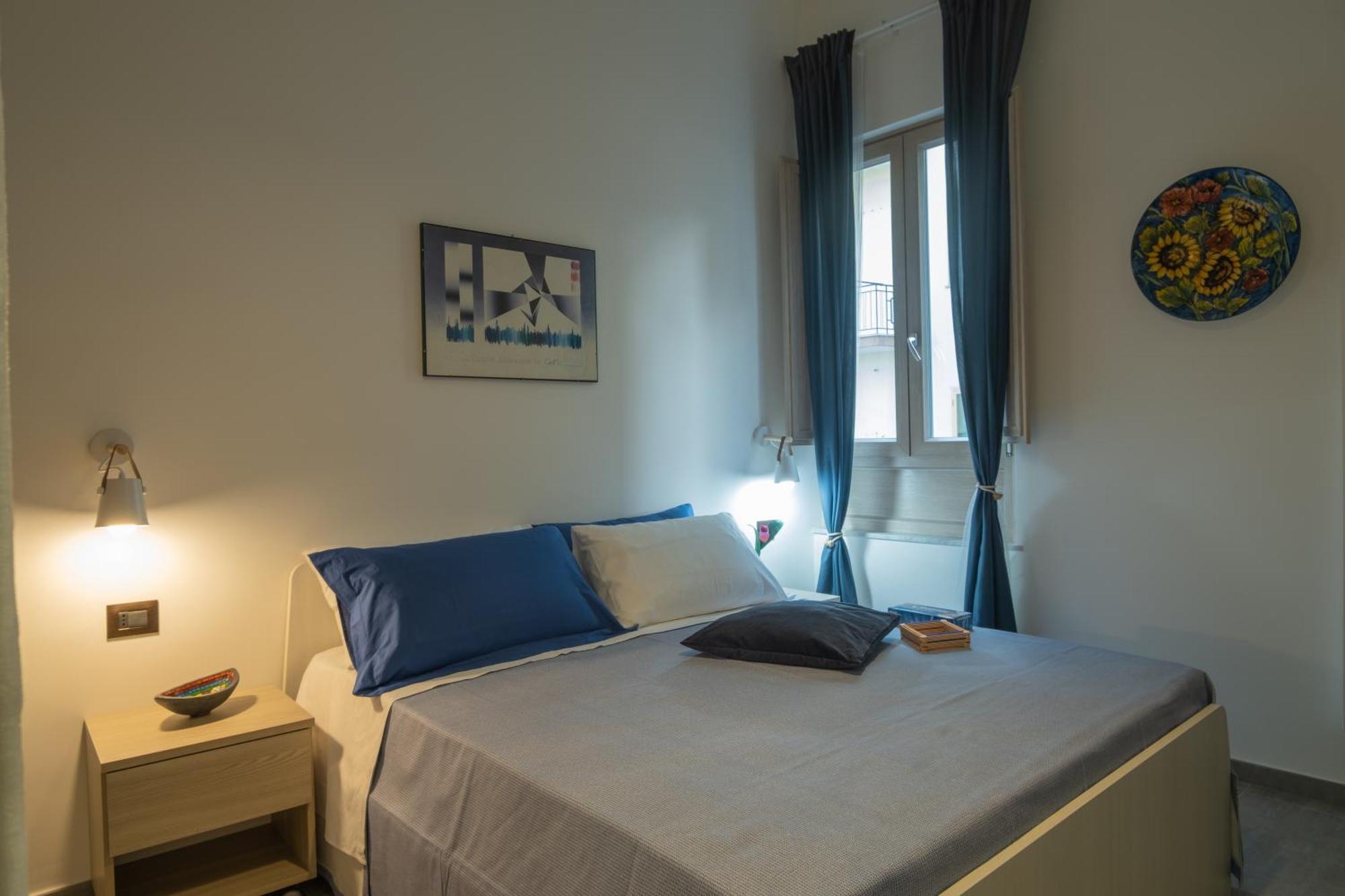 Maga Miro - Guest House Salerno Bagian luar foto